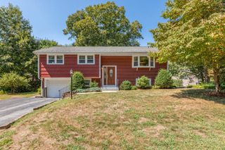 Crystal Cir, Burlington, MA 01803